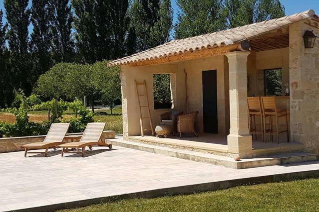 Fontaine De Cerier Bed & Breakfast Castillon-du-Gard Luaran gambar