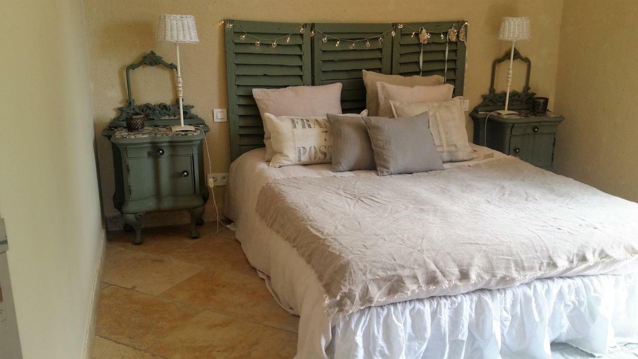 Fontaine De Cerier Bed & Breakfast Castillon-du-Gard Luaran gambar