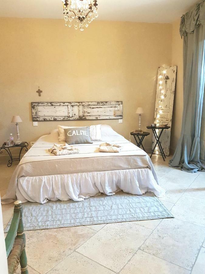 Fontaine De Cerier Bed & Breakfast Castillon-du-Gard Luaran gambar