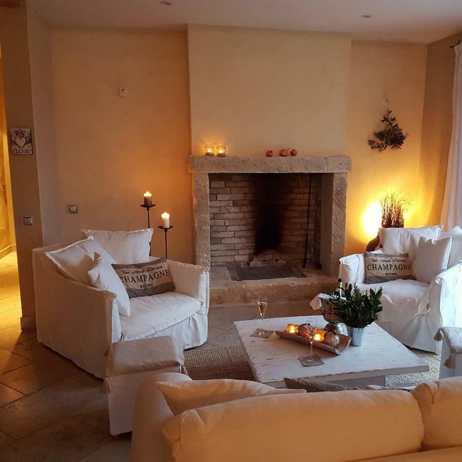 Fontaine De Cerier Bed & Breakfast Castillon-du-Gard Luaran gambar